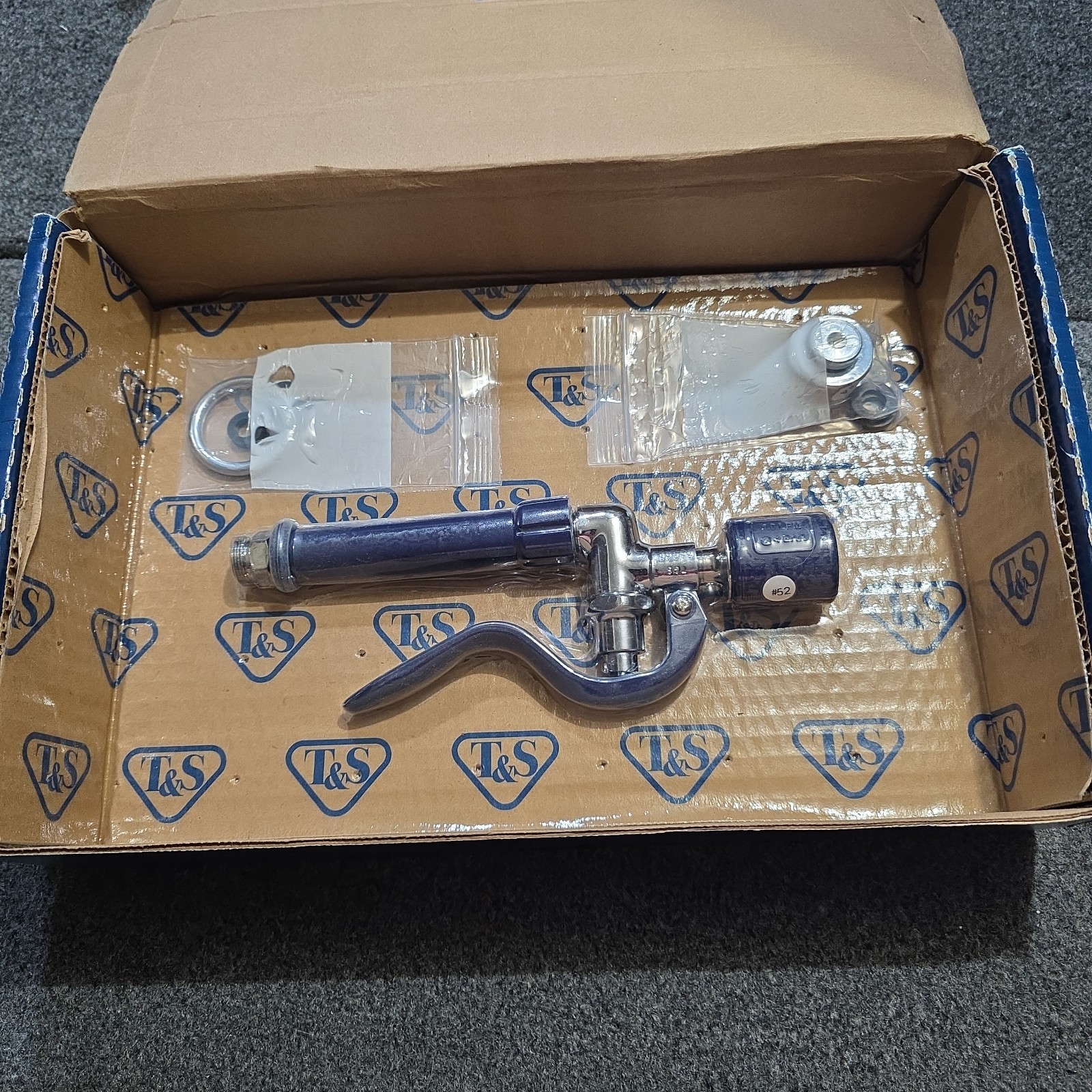 T&S Brass EB-0107-J-SWV Swivel Spray Valve T & S 1.07 GPM 7.2 Oz-f @ 60 PSI New
