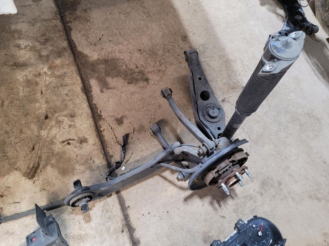 (LOCAL PICKUP ONLY) Driver Rear Suspension Without Crossmember FWD Fits 16-20 SO