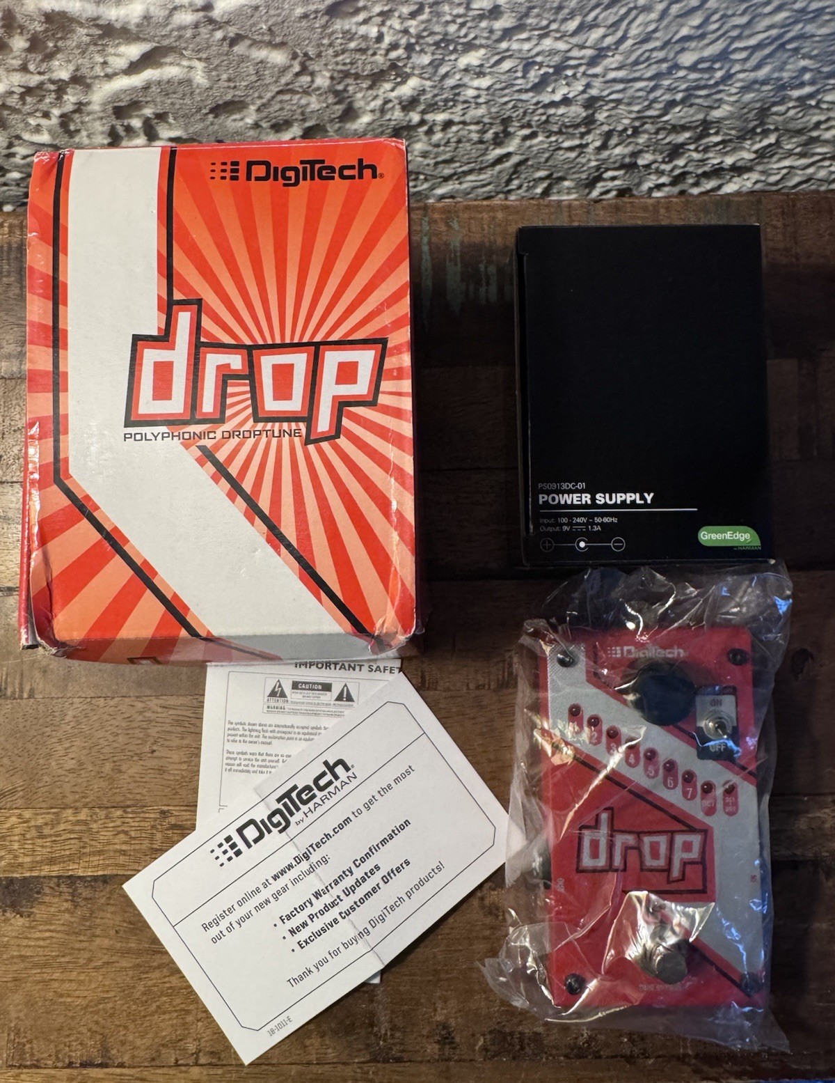 DigiTech Drop Polyphonic Drop Tune PitchShifter Guitar Effects Pedal