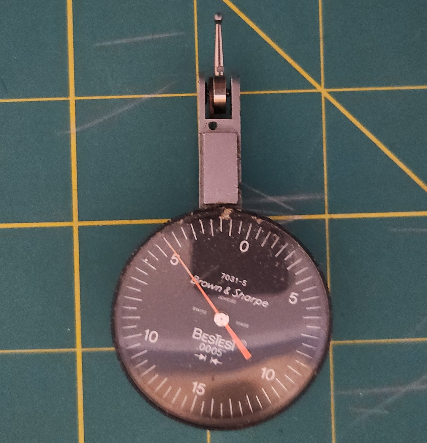 Brown & Sharpe 7031-5 Dial Test Indicator with Case and Accessories.ooo5"