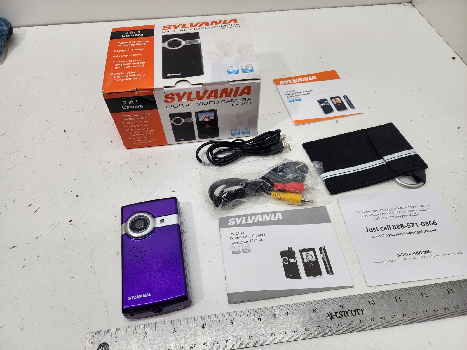 Sylvania Digital Video Camera DV-2100 2 In 1 Handheld Still And Video Purple