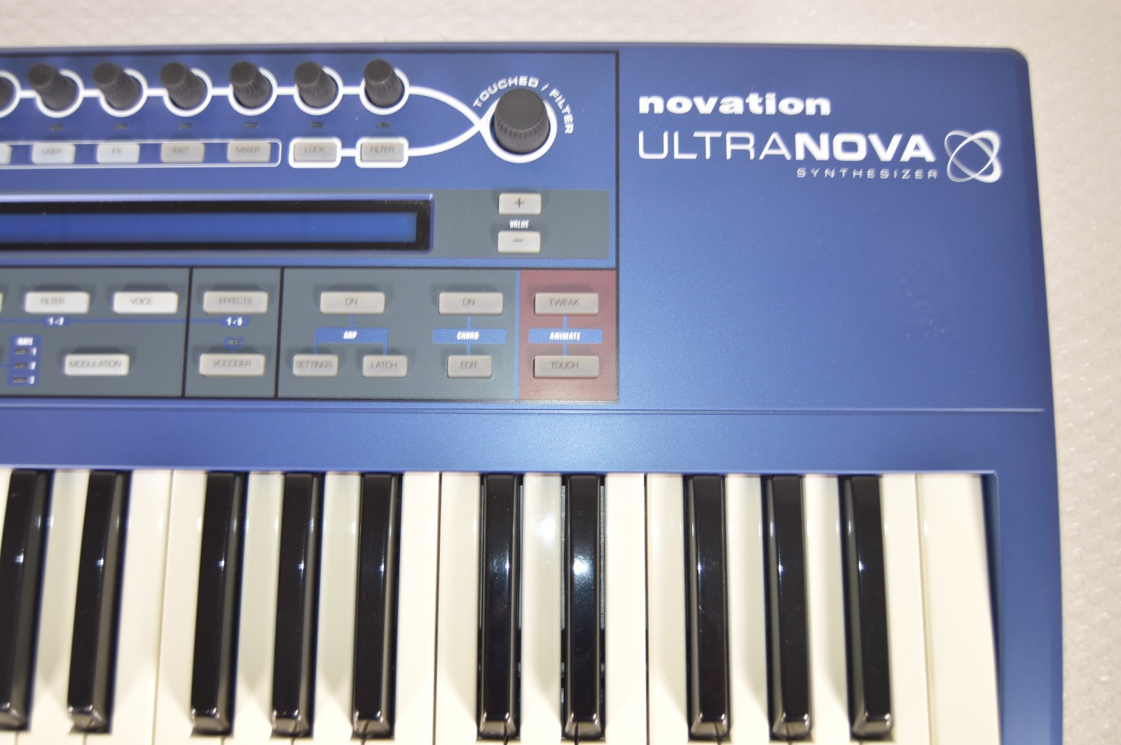 Novation ULTRANOVA Synthesizer Vocoder Blue Keyboard Tested W \ Soft Case Mic