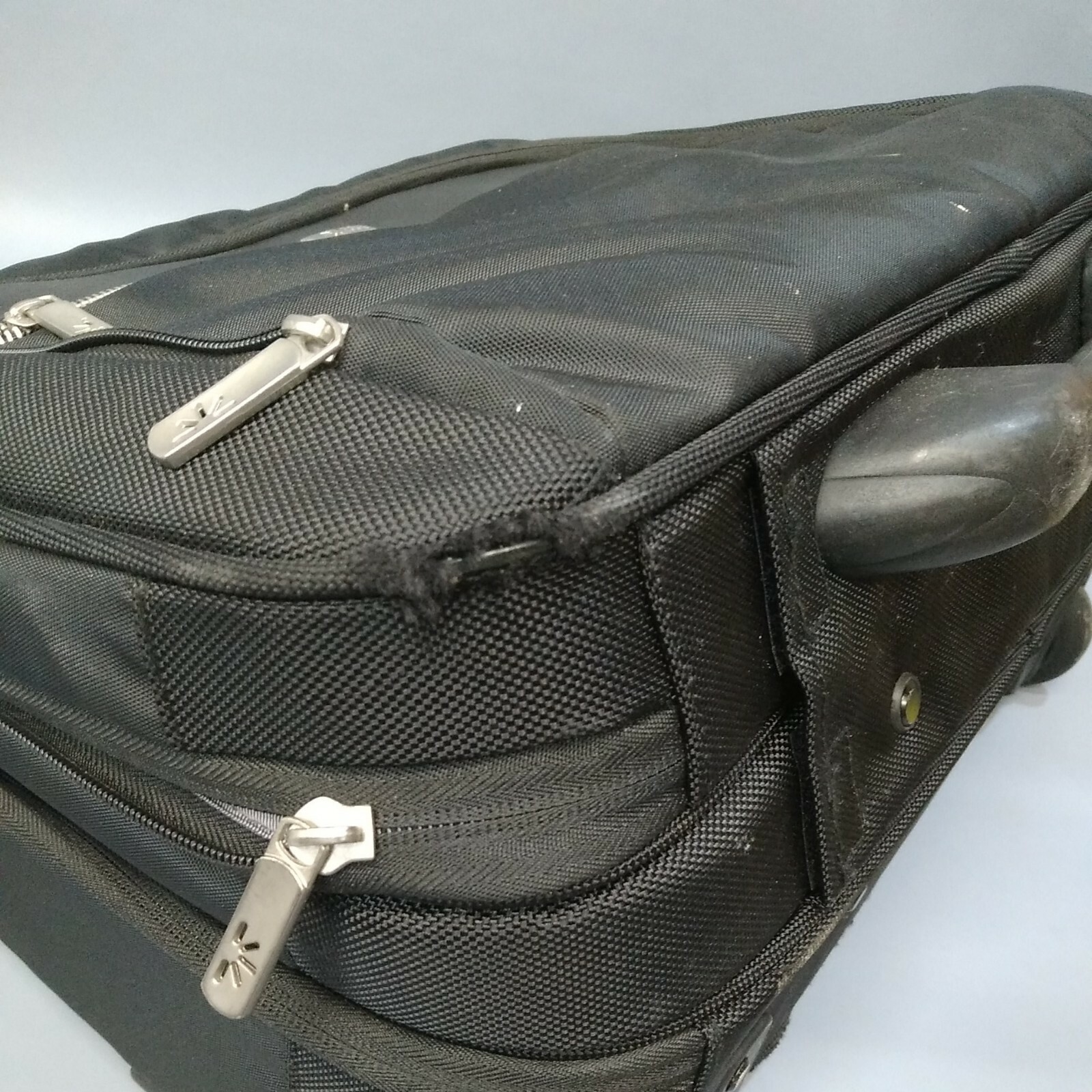 Case Logic Rolling laptop bag suitcase briefcase nice used case