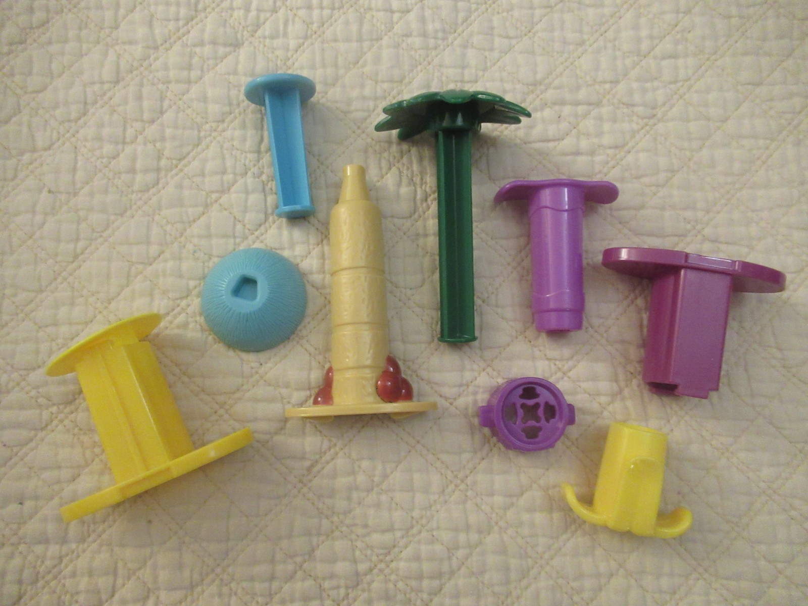 Play-Doh Stamper, Mold & Cutter Accessories Set (24 Pieces)
