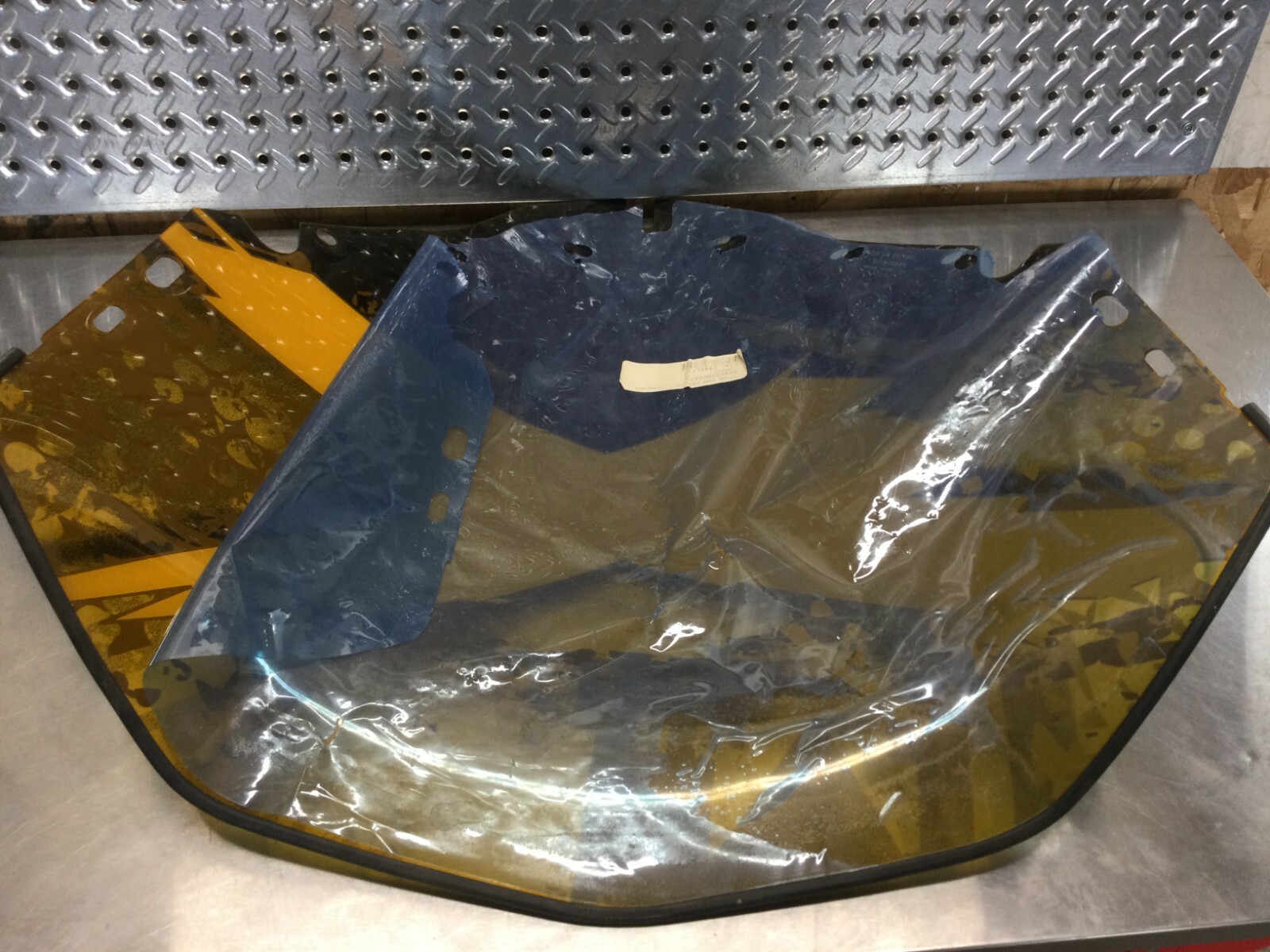 SKI-DOO WINDSHIELD 517304735 S017