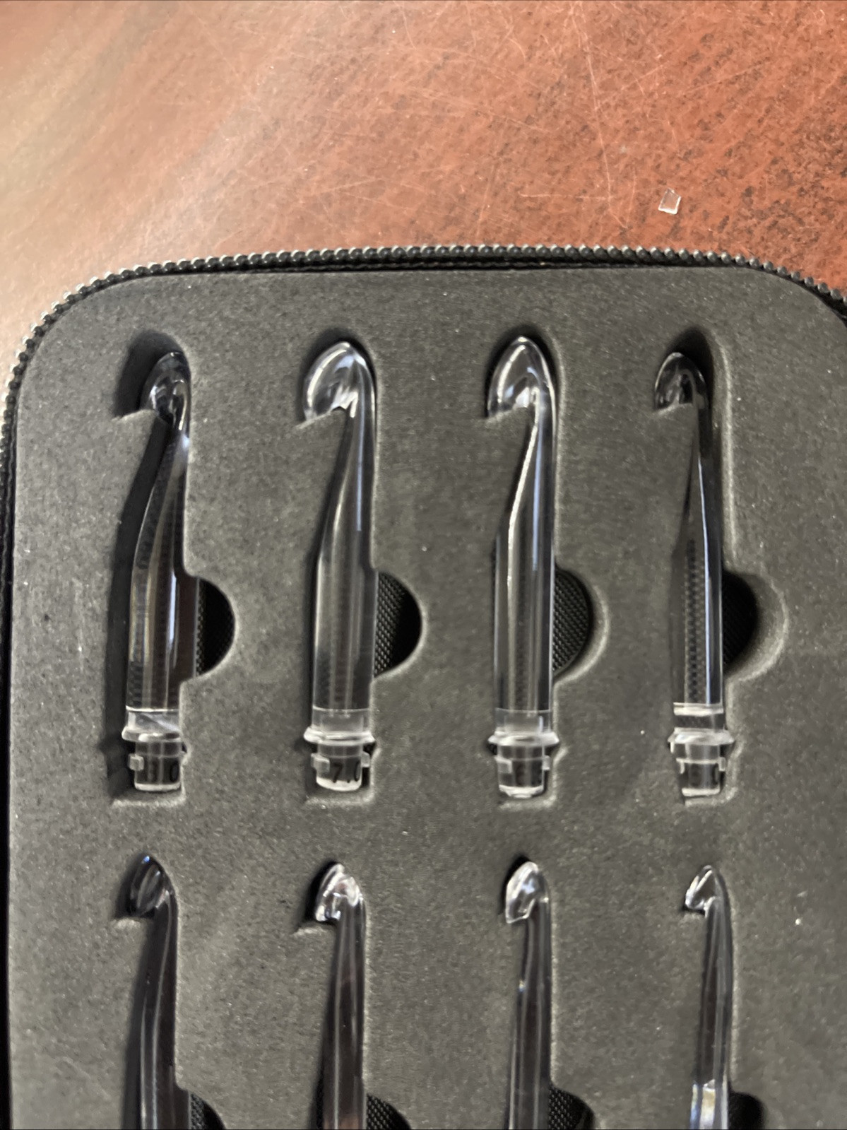 Lighted Crochet Hooks Set - 11 Sizes 2.5Mm to 8Mm with Case