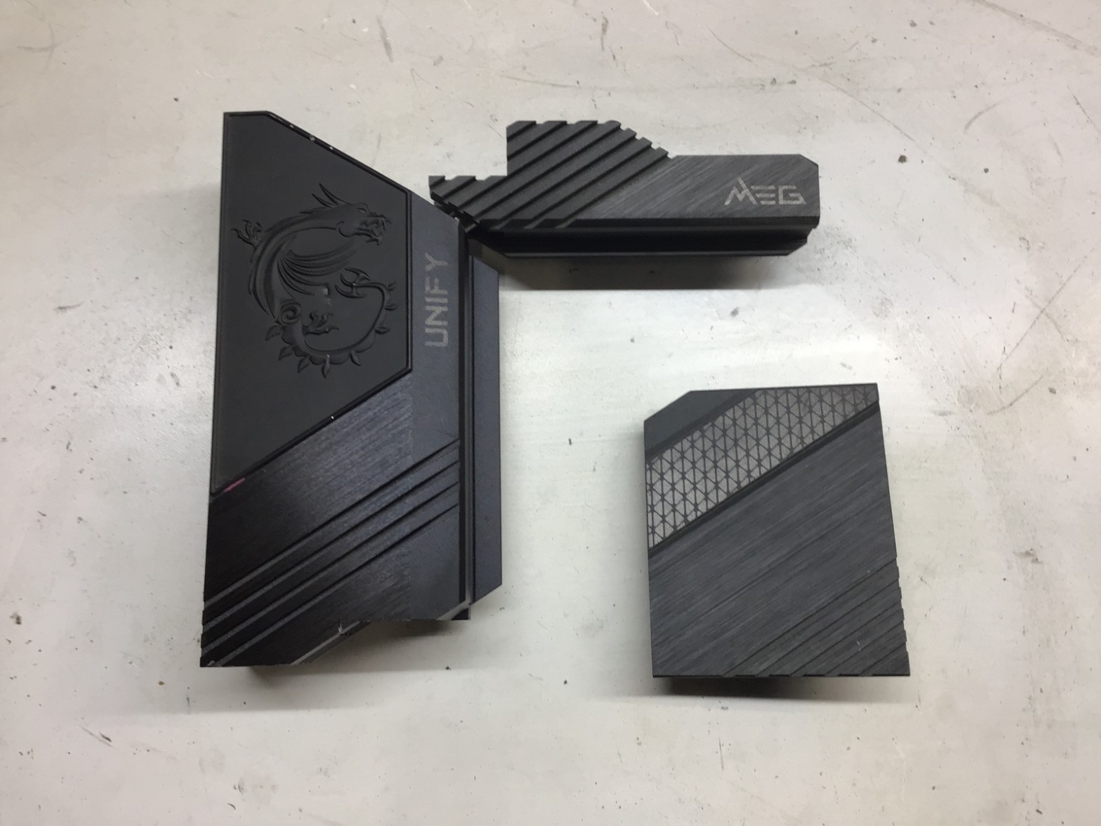 MSI MEG Z690 Unify Heatsinks   NO HDD