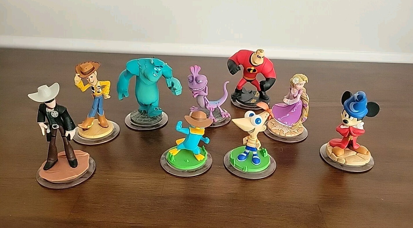 Disney Infinity Lot Of 9 Characters