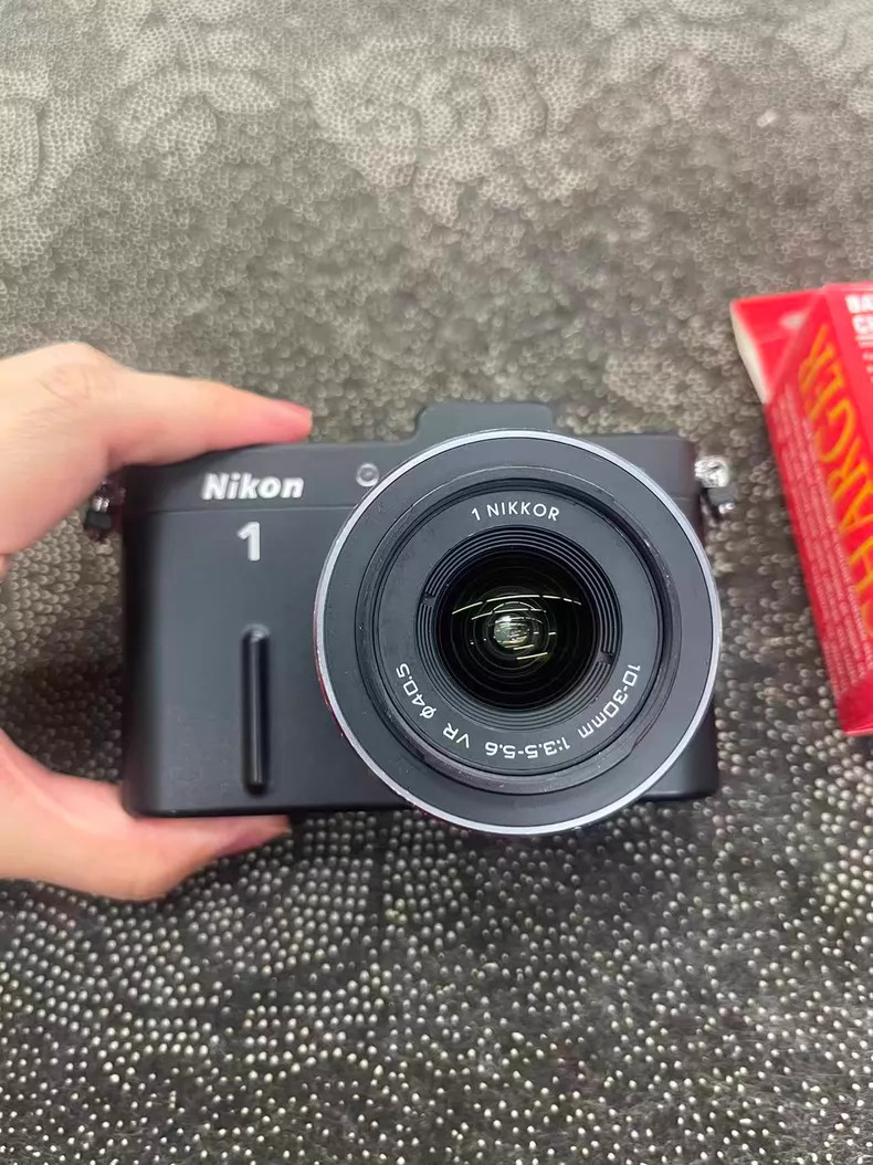 Nikon 1 V1 10.1MP Digital Camera - Black (Kit w/ VR 10-30mm Lens) English