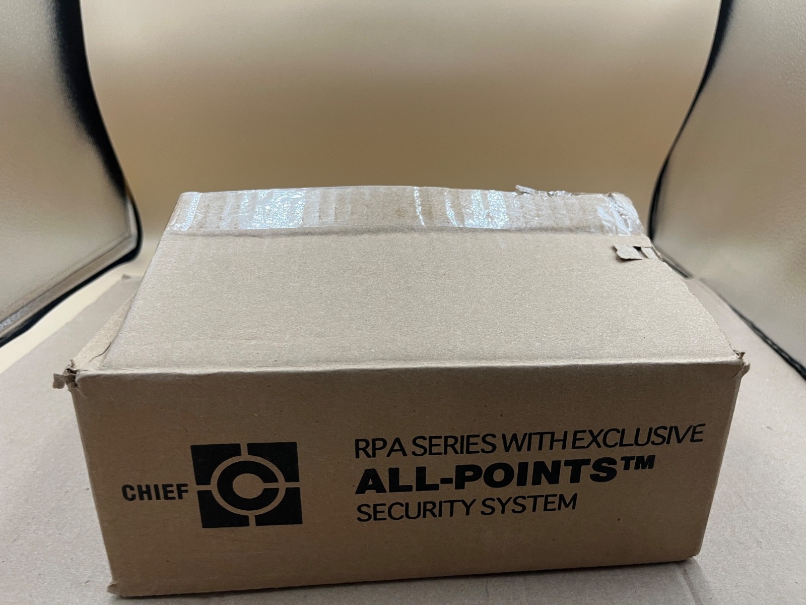 Chief RPAU Ceiling Mount Projectors Universal Fit Adjustable Black