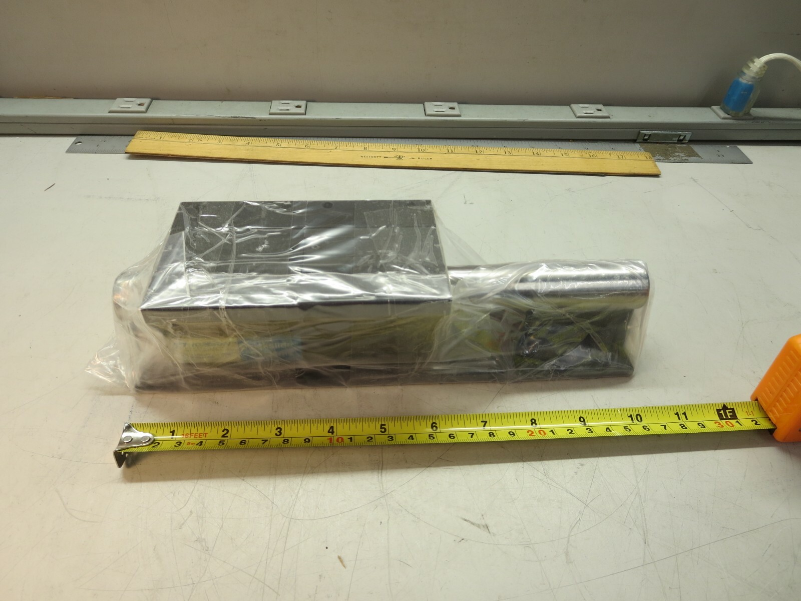 Thomson Industries  (Quickslide Systems),  1CB16FAC,  Linear Slide, New