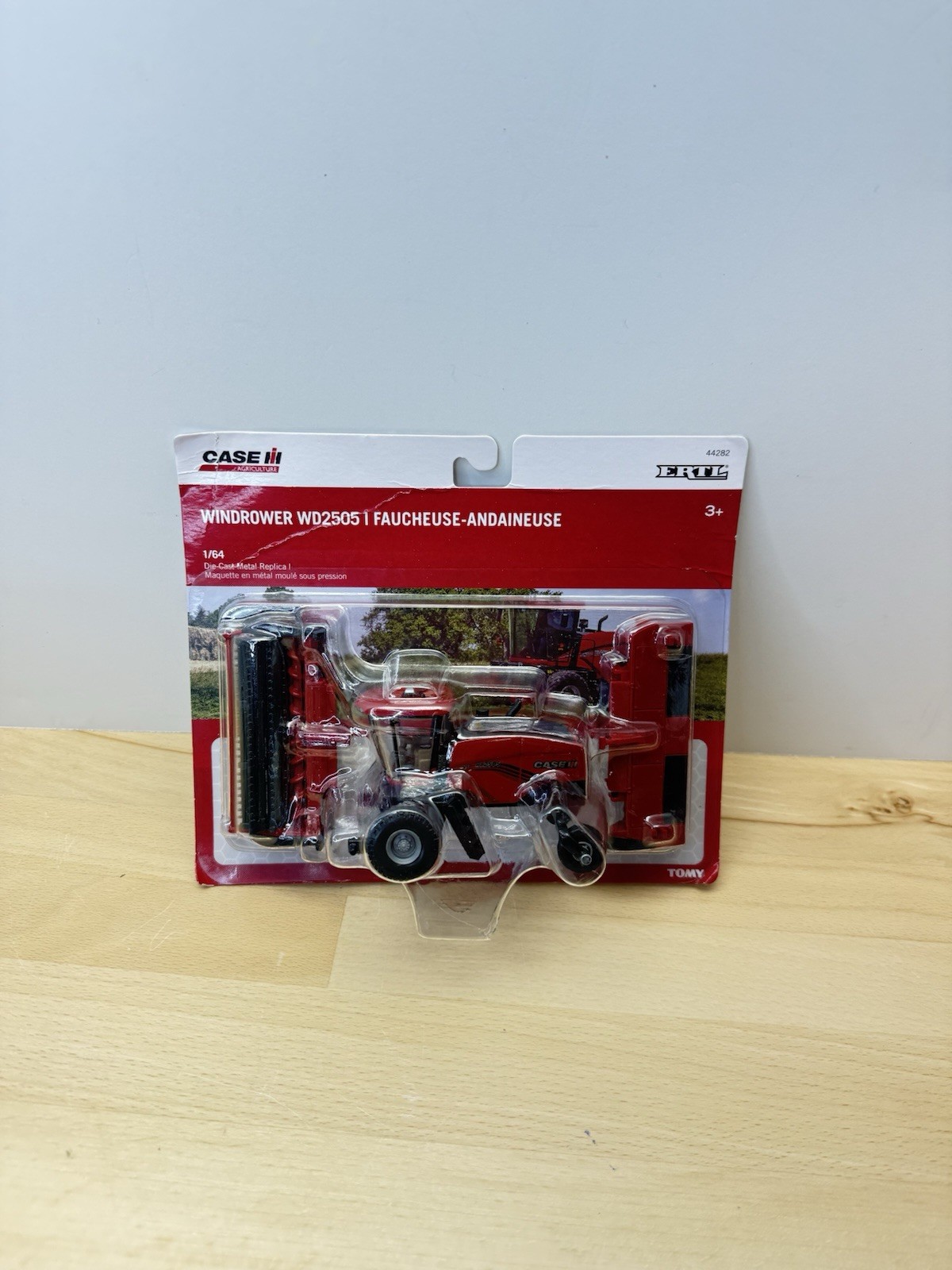 ERTL 1:64 Case IH WD2505 Windrower w/ RD165 Rotary Head Damage Package