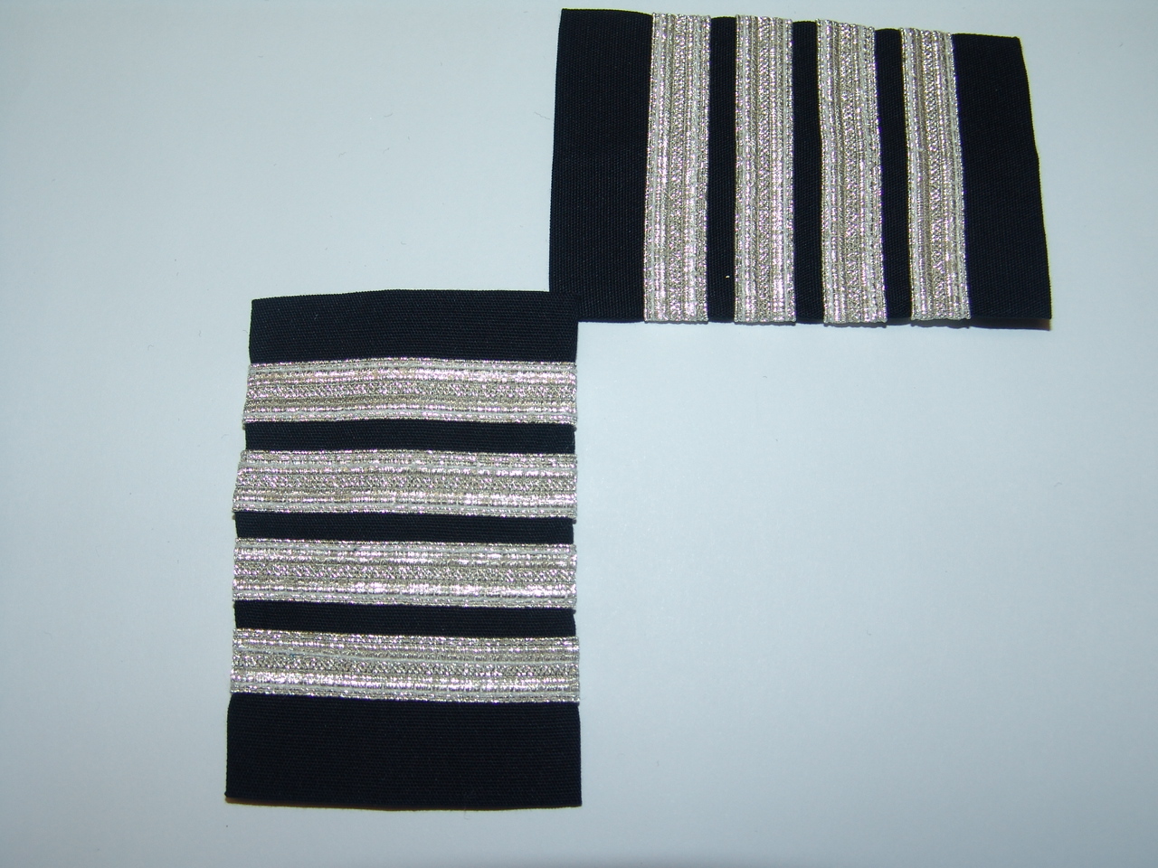AeroPhoenix  AIRLINE CAPTAIN EPAULETS SLIDERS  4 BARS SILVER ON NAVY FABRIC