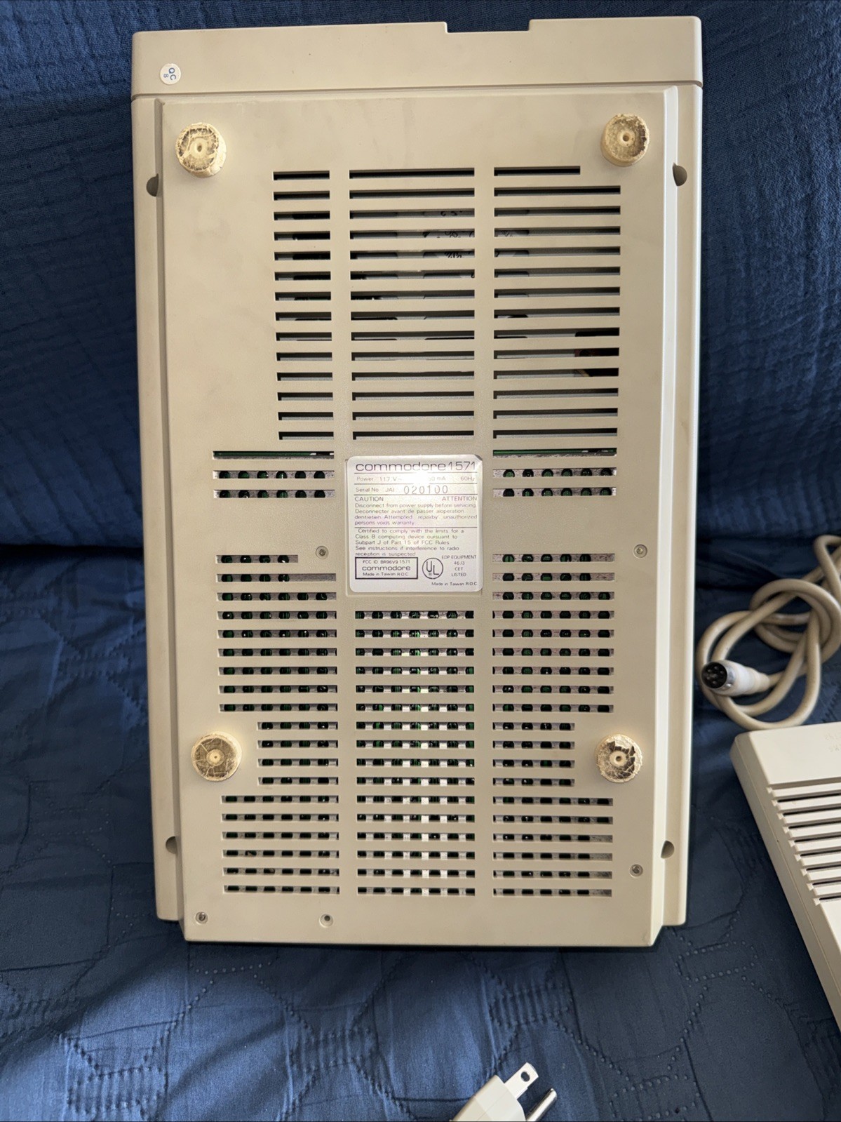 Commodore 128 Computer and 1571 Disk Drive Bundle W/ Original Cables P/R