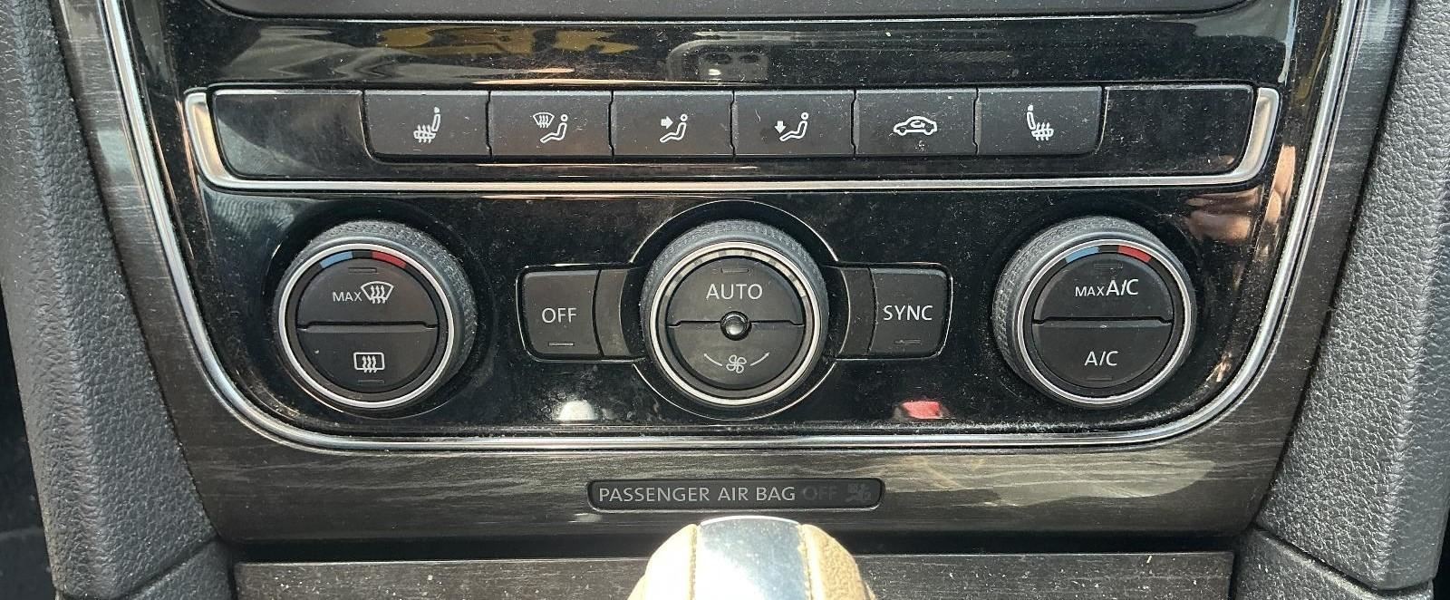 Temperature Control Dual Zone Climatronic Fits 16-19 PASSAT 825459