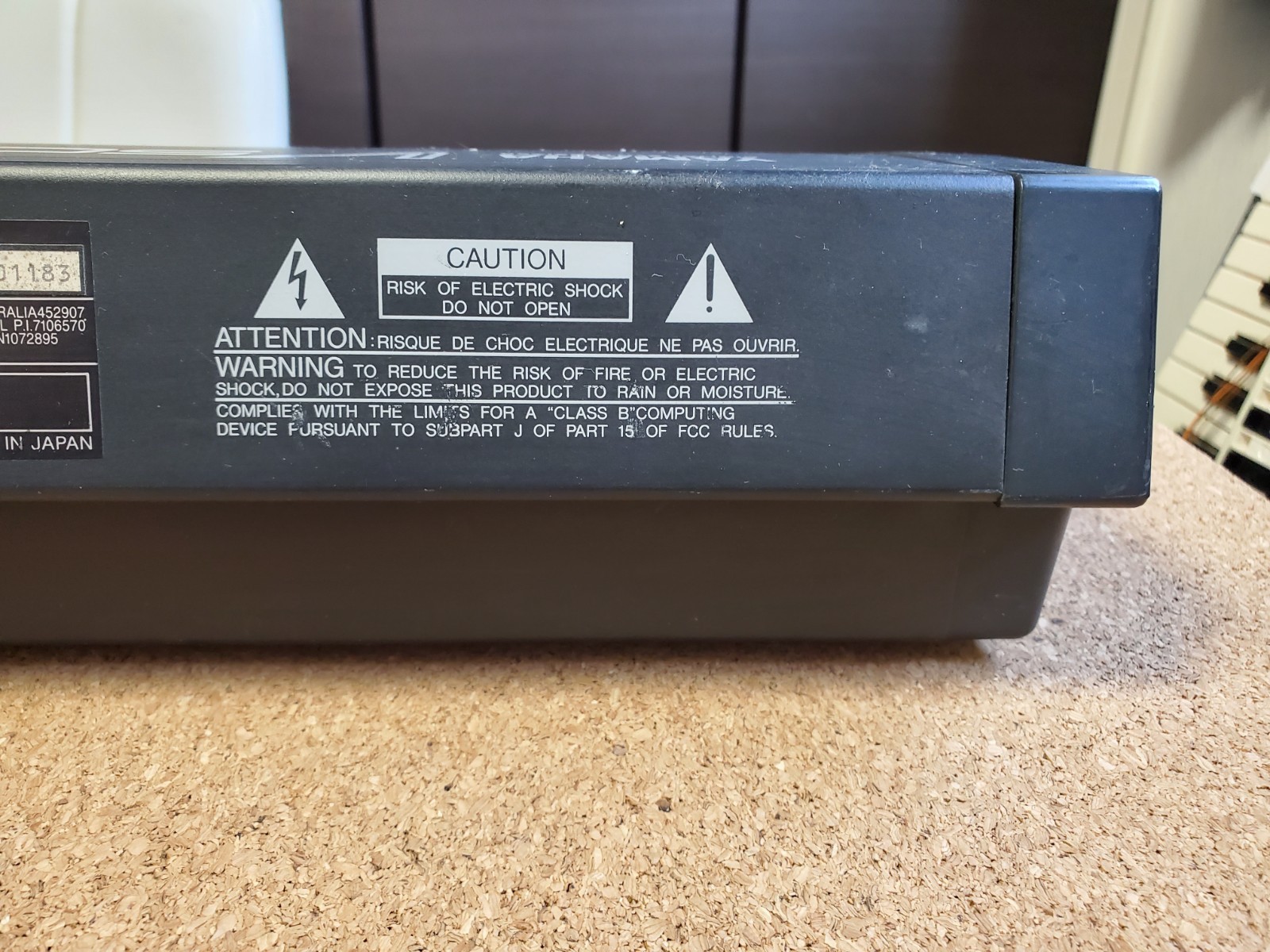 Yamaha V50 Digital Synthesizer New Battery & Button Initialized Good Condition