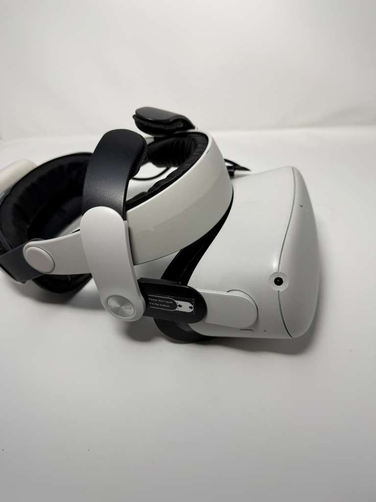 Meta Quest 2 VR Headset with Battery Pack – Tested & Working – Small Dead Pixel
