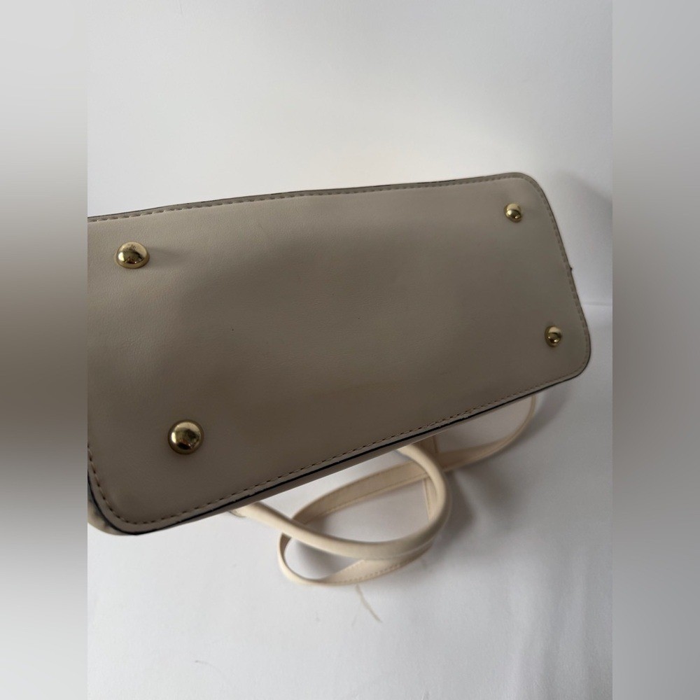 Nine West Ivory Bow Satchel Fair condition