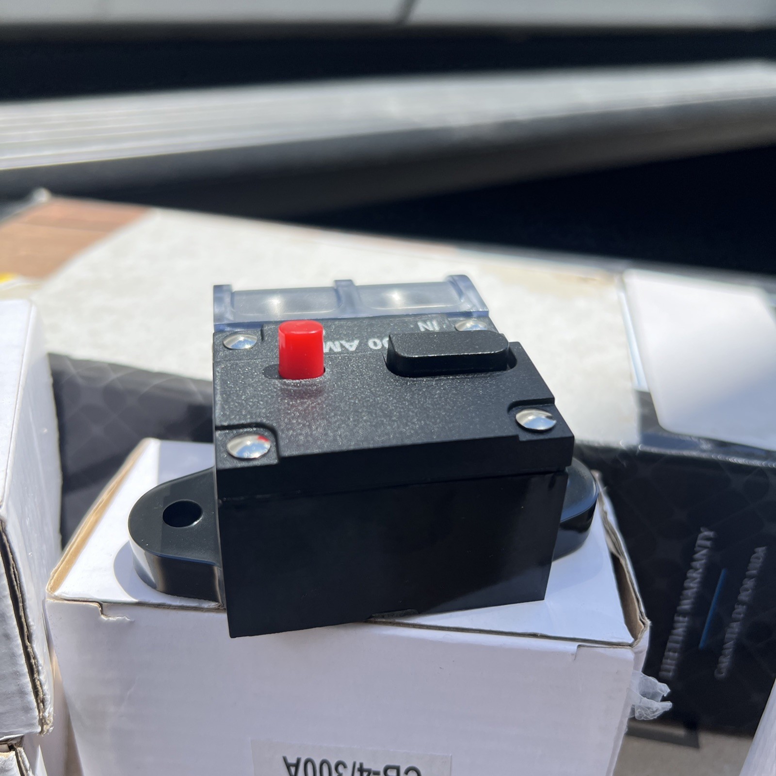 300a 300 Amp DC Inline Circuit Breaker with Dust Cover Car Audio Boat Solar S