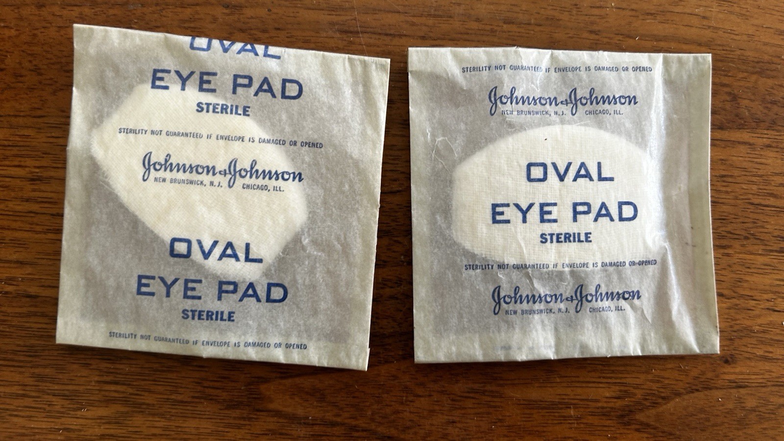 Vintage Johnson & Johnson Oval Eye Pad Medic