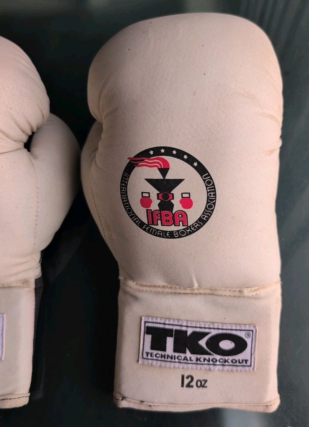 TKO-TECHINICAL KNOCKOUT- IFBA Edition - White BOXING GLOVES-12 OZ W/ Bag