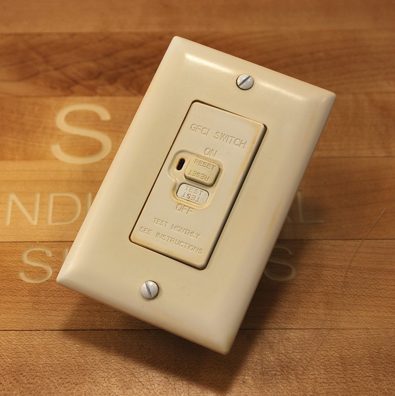 Pass & Seymour 2085-W Spec Grade Dead Front GFCI Switch/Motor - NEW