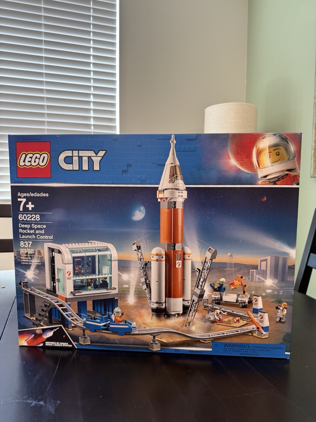 LEGO City Deep Space Rocket and Launch Control (60228) New Factory Sealed