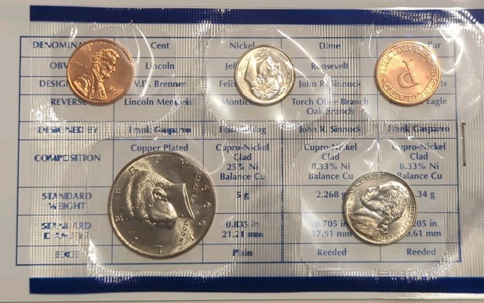 1999-P United States Mint  Uncirculated (4 Coin Set & Token Blue Pkg No Quarters