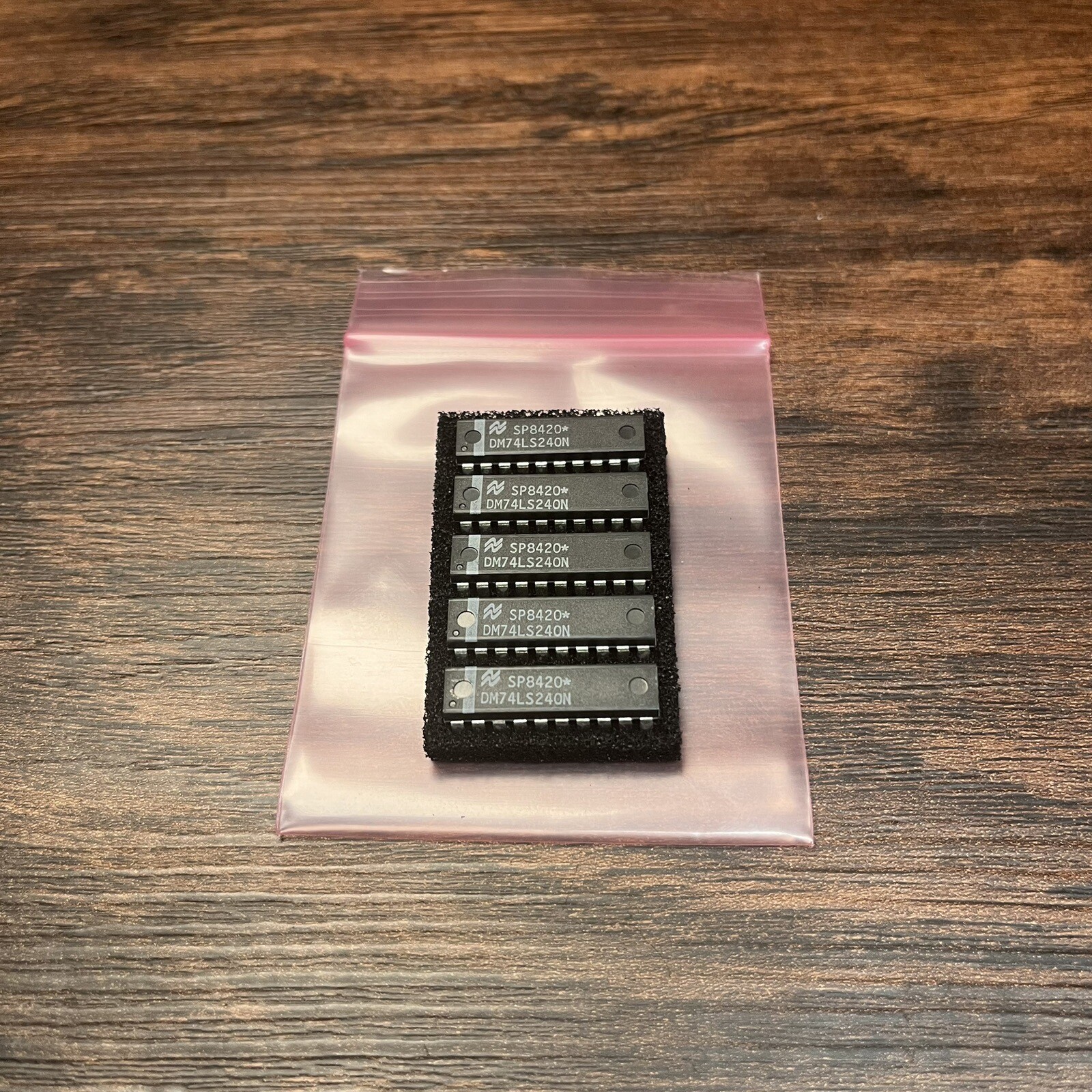National Semi DM74LS240N Octal 3-STATE Buffer/Line 20 Pin DIP IC NOS x 5 Pieces