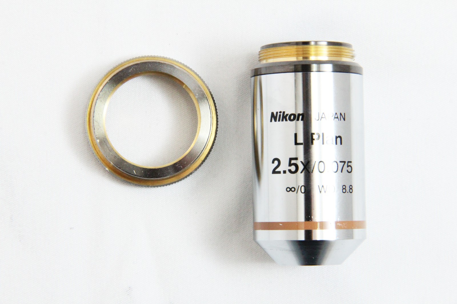 Nikon L Plan 2.5x 0.075 ∞/0 EPI WD8.8 Microscope Objective Lens w/ 32mm adapter
