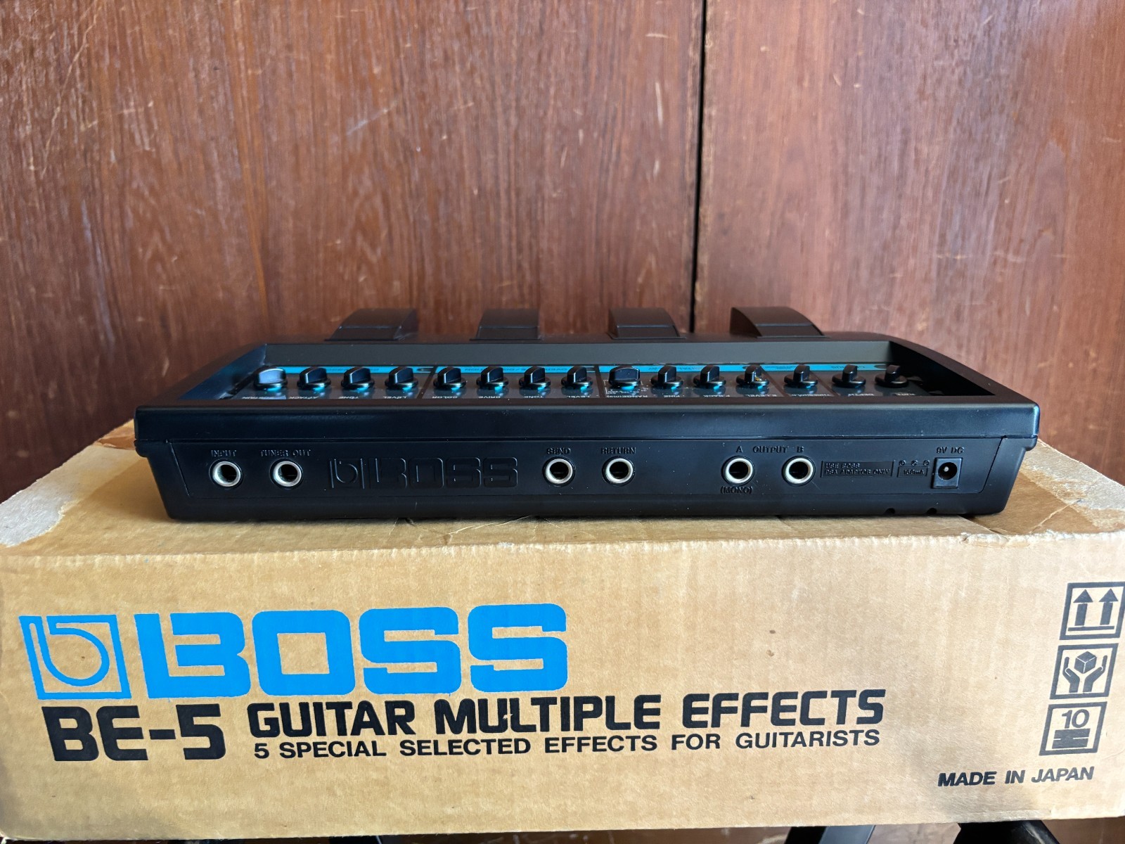 BOSS BE-5 GUITAR MULTIPLE EFFECTS w/ box