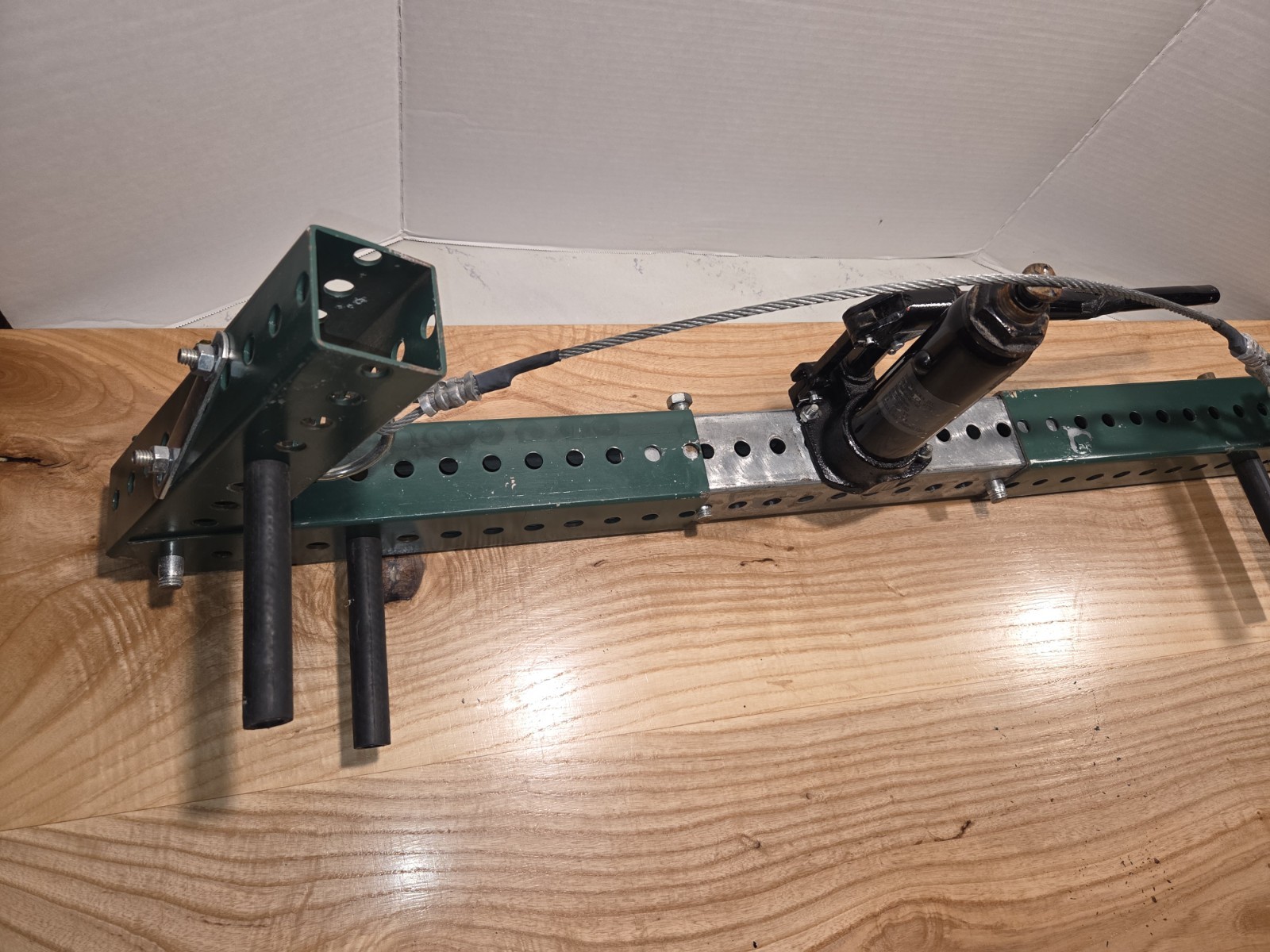 Bench Mount Heavy Duty Hydraulic Bow Press