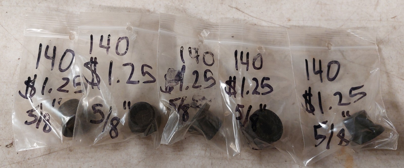 5/8" Rubber Grommet (6)