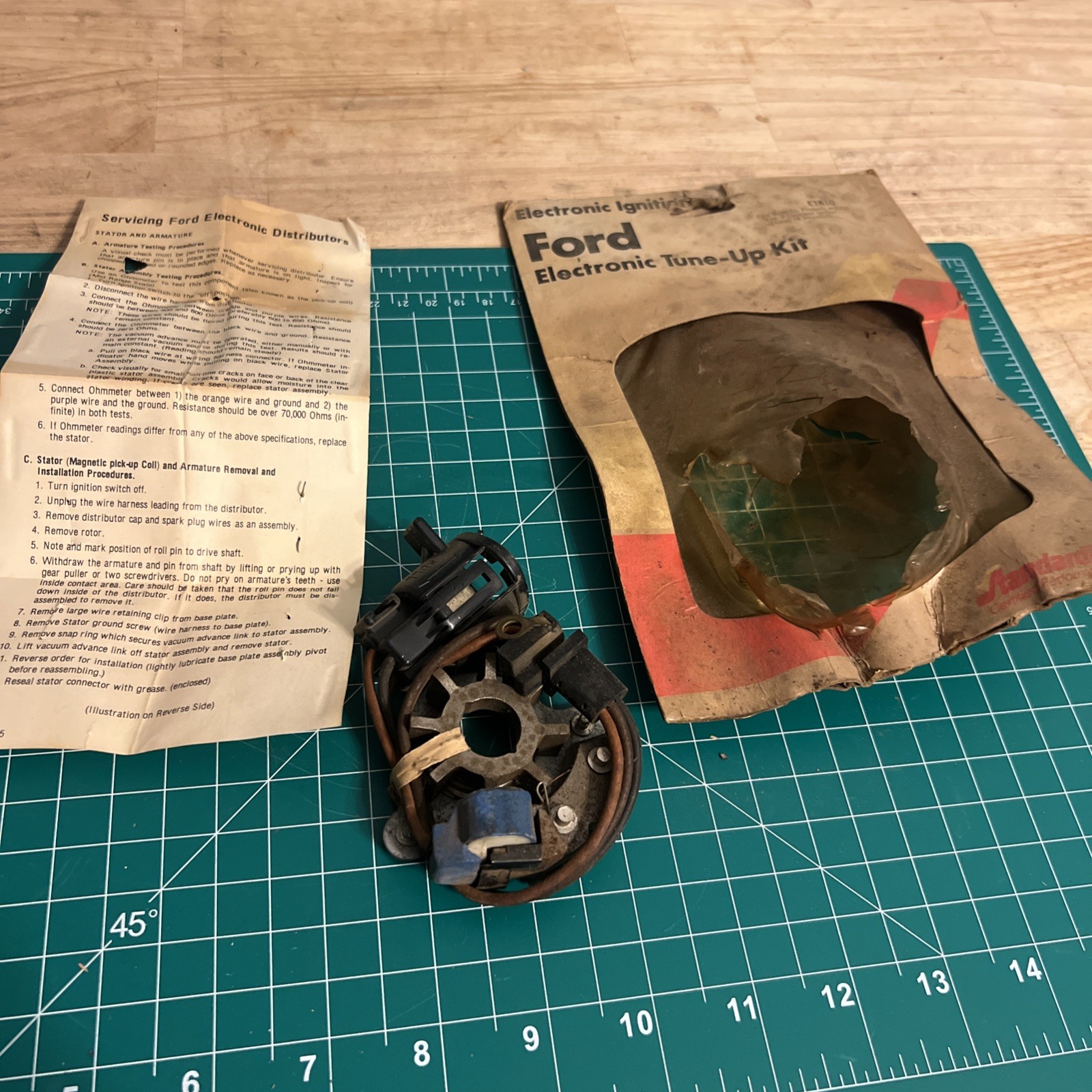 Tune up kit etk10 74-78 Ford 8 cylinder engines exception of 1978 versailles