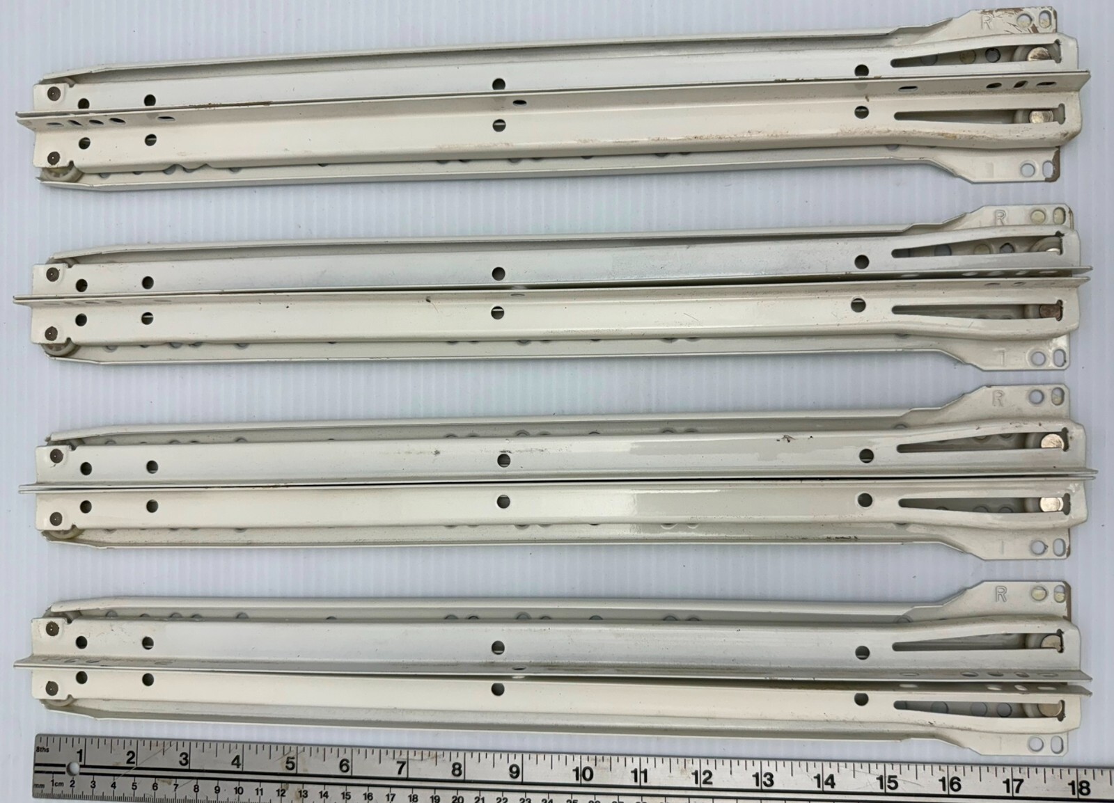 o'o'o . 18 inch DRAWER SLIDES . . 4 PAIR . . Bottom Mount