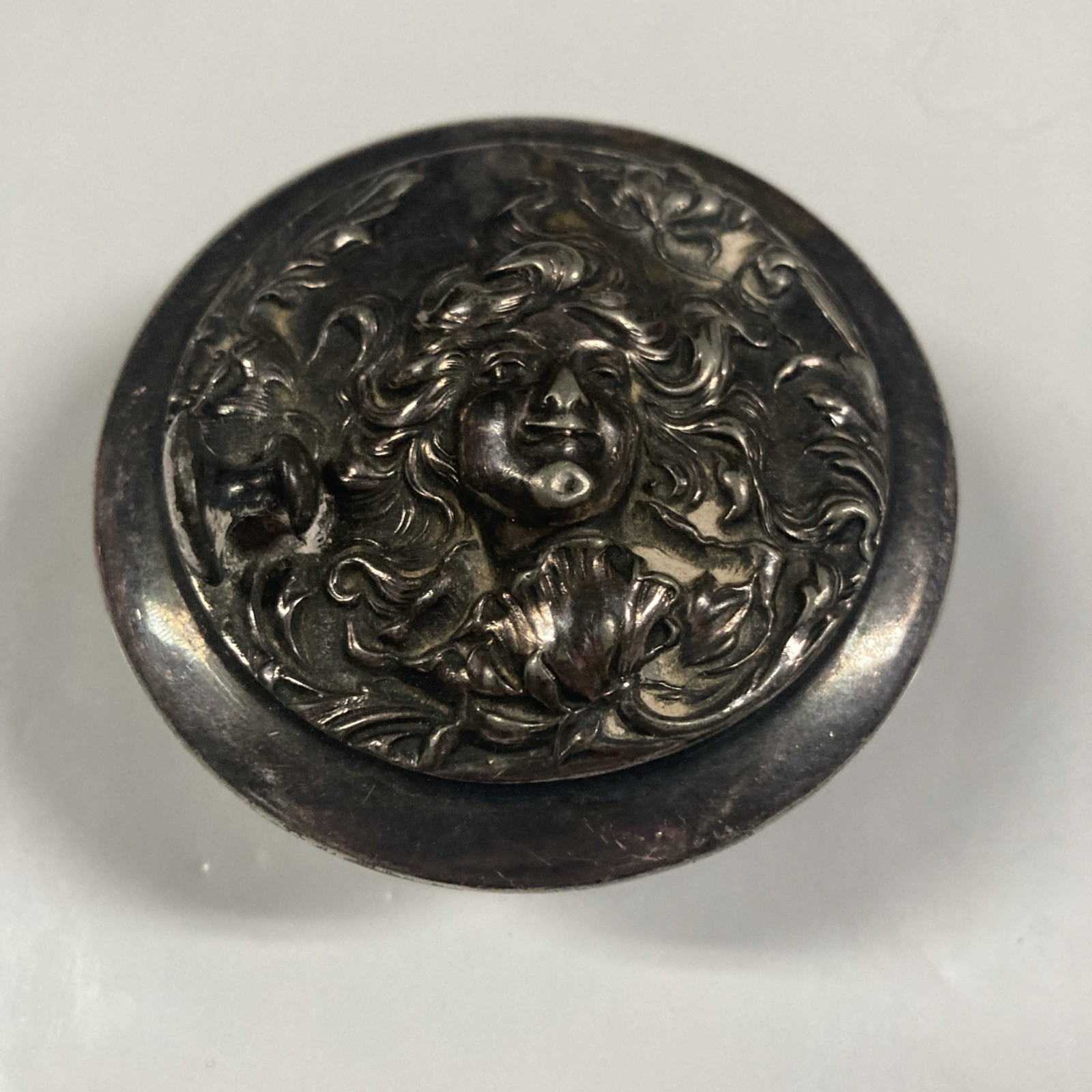 Vintage Victor Silver Co. Silver played it button holder jewelry box Girl face￼￼
