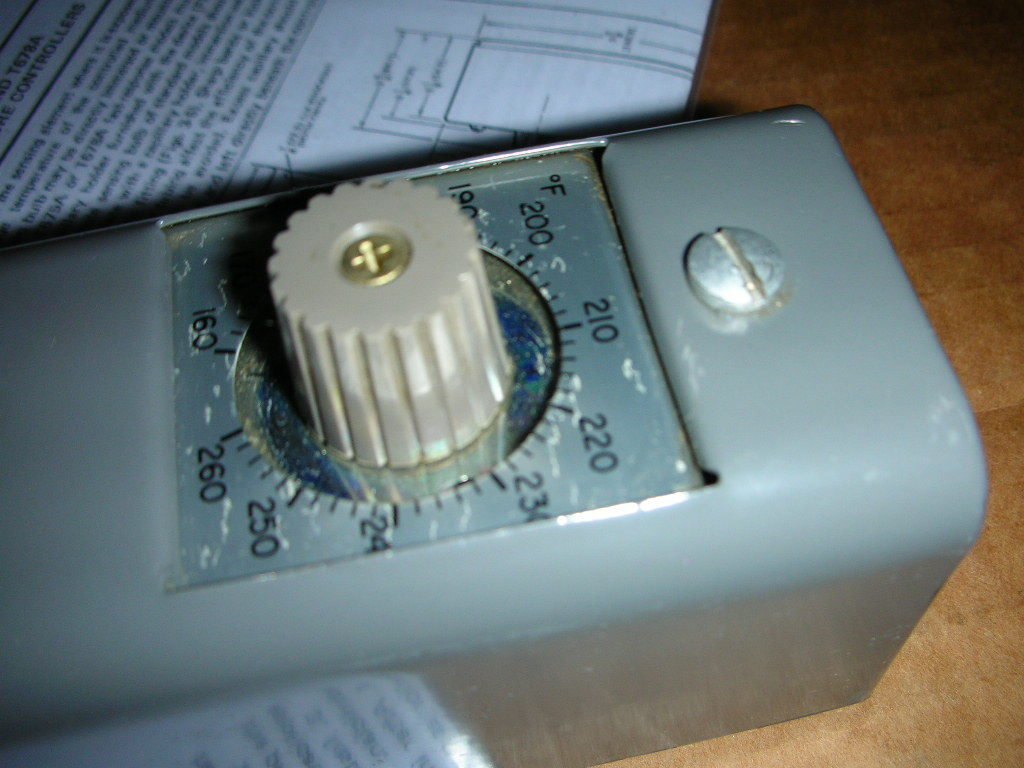 Honeywell T678A1080 Temperature Controller Switch 160-260F 2-SPDT 5' Capillary