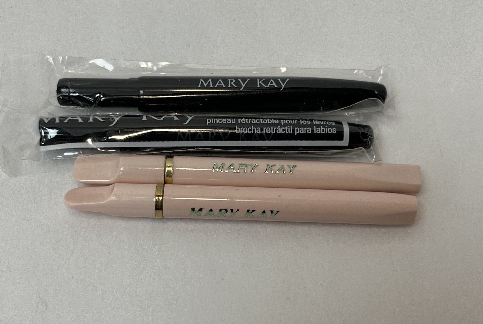 4 NOS Mary Kay Black & Pink Retractable Lip Brushes 2 Pink 2 Black