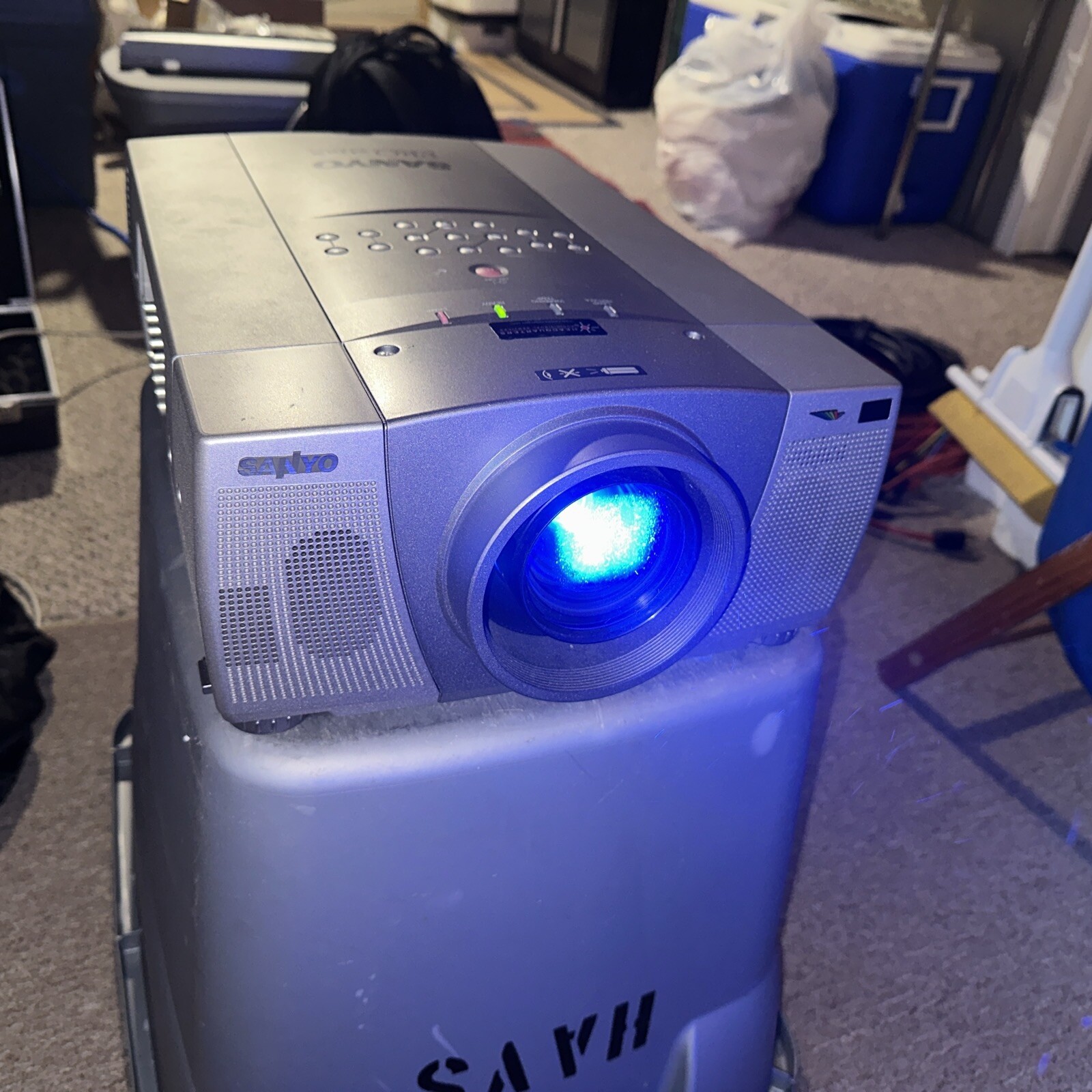 Sanyo PLC-XP30 Large Venue Presentation Projector - PRO xtraX Multimedia -TESTED