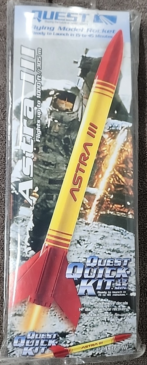 Quest Astra III #1610 New Model Rocket Free Shipping! No Reserve!