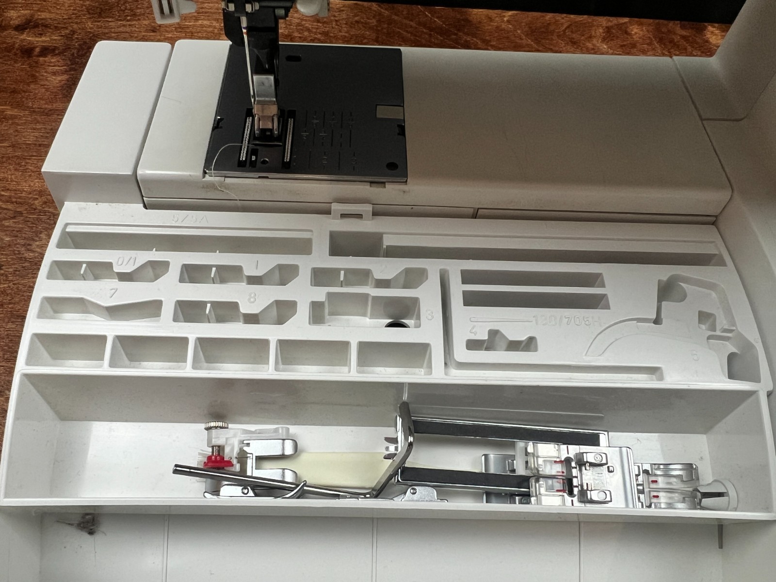 Pfaff Creative 2144 Computerized Sewing Machine