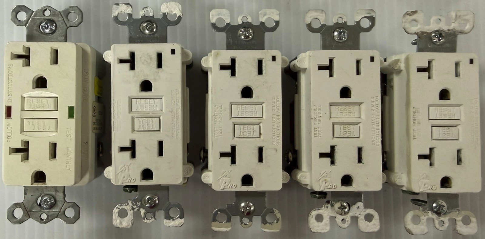 o'o'o . Set of 5 . Leviton . GFCI . 20A 125V . White . Smart Lock Pro with Light