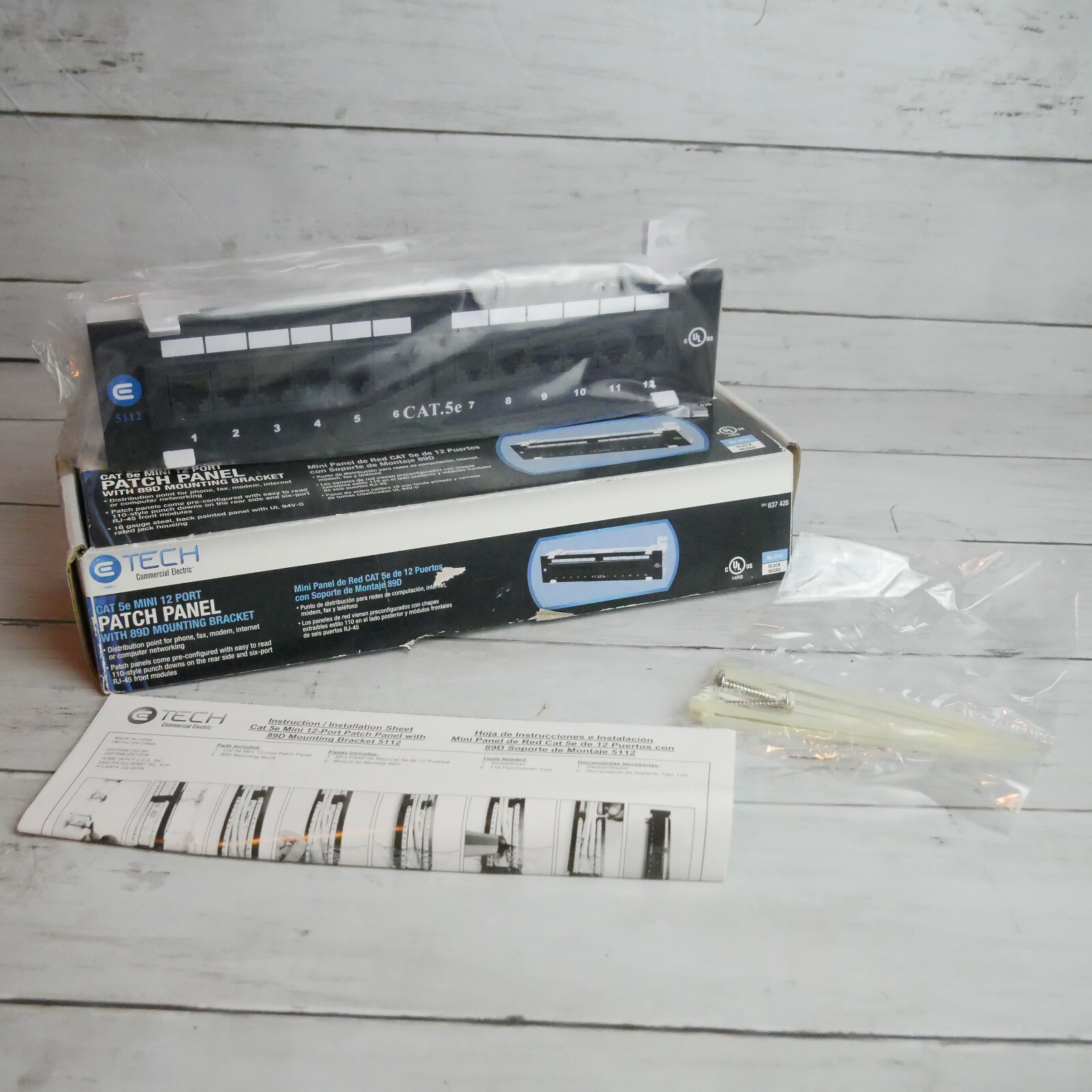 CE Tech Cat 5e Mini 12 Port Patch Panel w 89D Mounting Bracket 637426