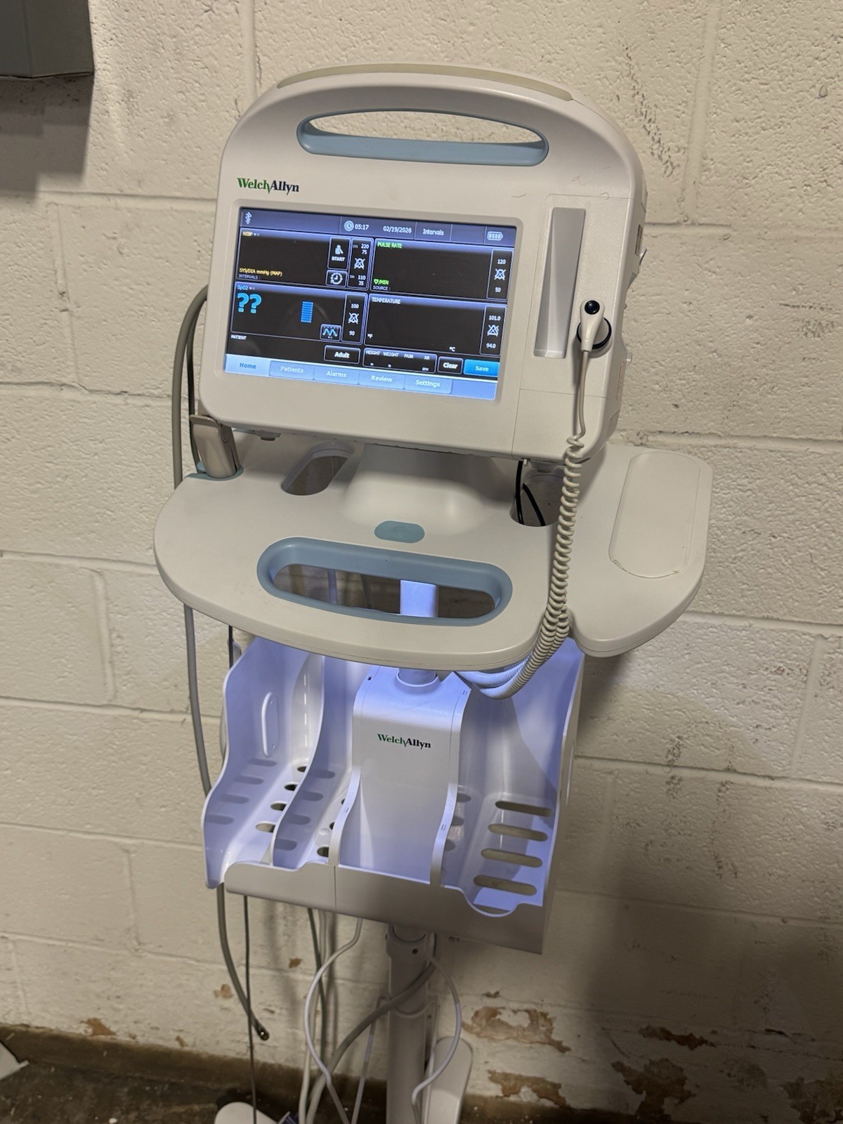 Welch Allyn Connex 6000 VSM Vital Signs Monitor + NIBP BP SpO2 Temperature Stand