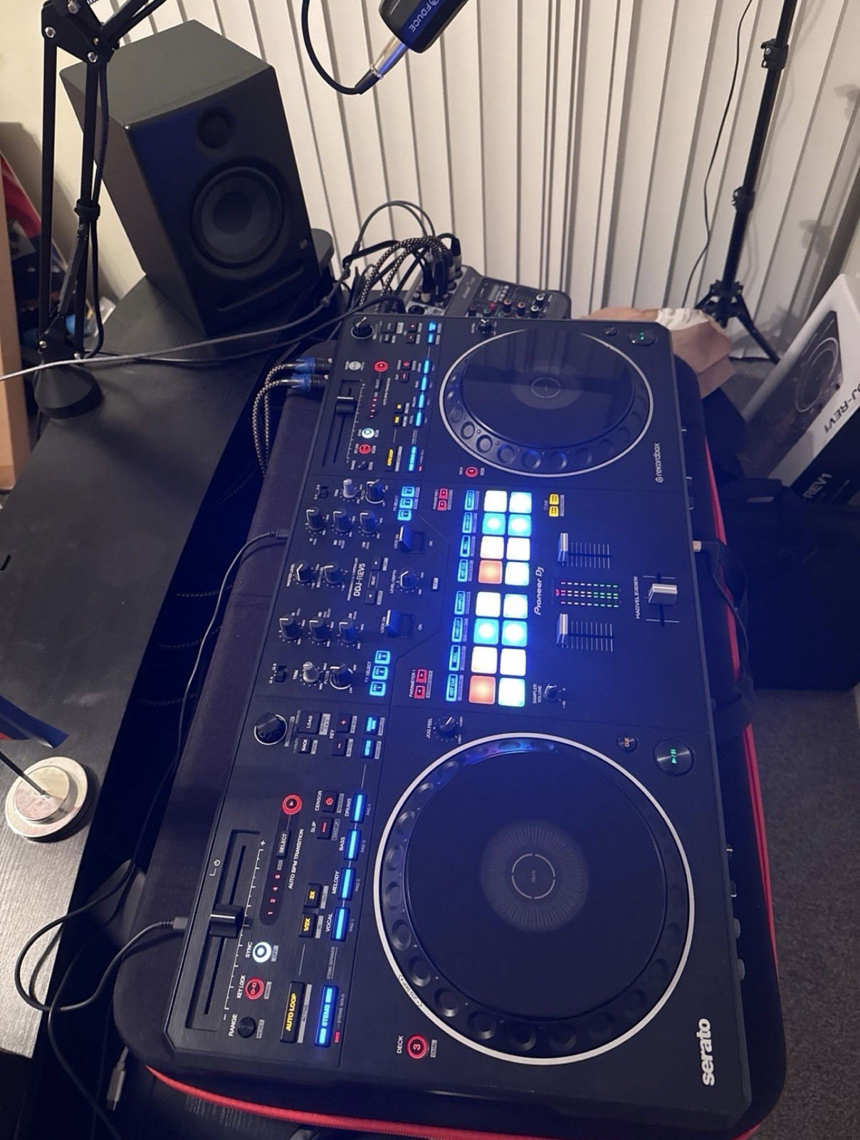 Pioneer DDJ-REV5 Scratch-Style 2-Channel Performance DJ Controller