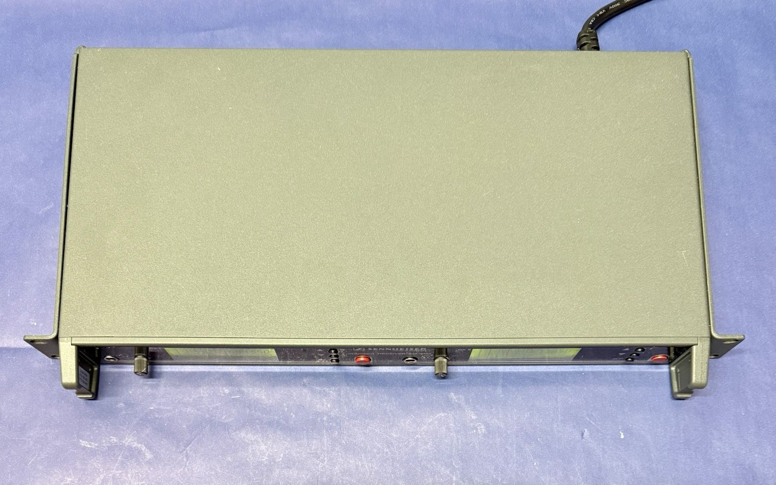 Sennheiser EM3032-U True Diversity Dual Receiver Freq. Range 674-698 MHz