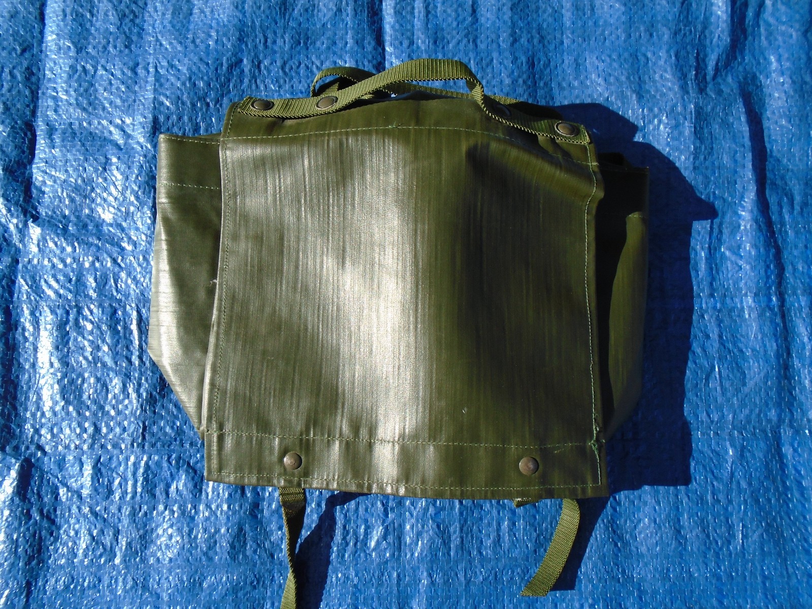 VGC Czech M85 Shoulder Bag Vinyl Green
