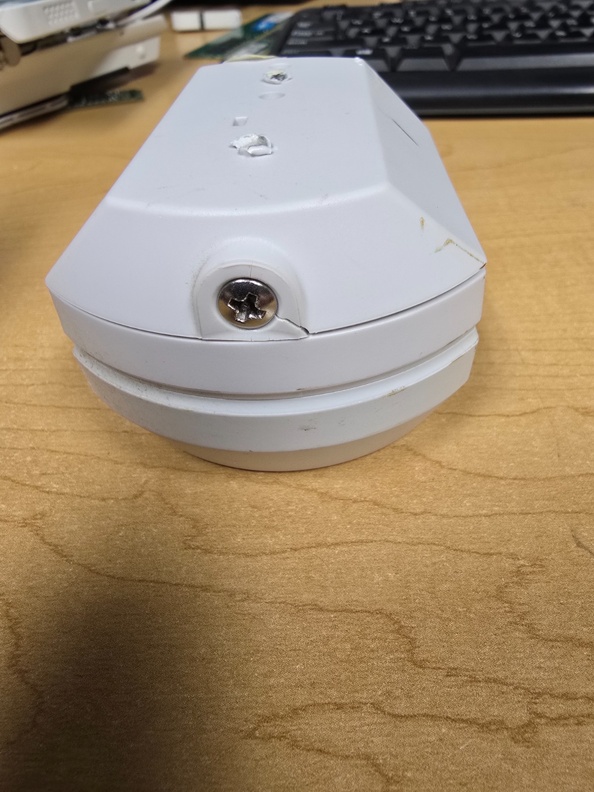 2gig PIR1 Passive Infrared Motion Detector Base cracked