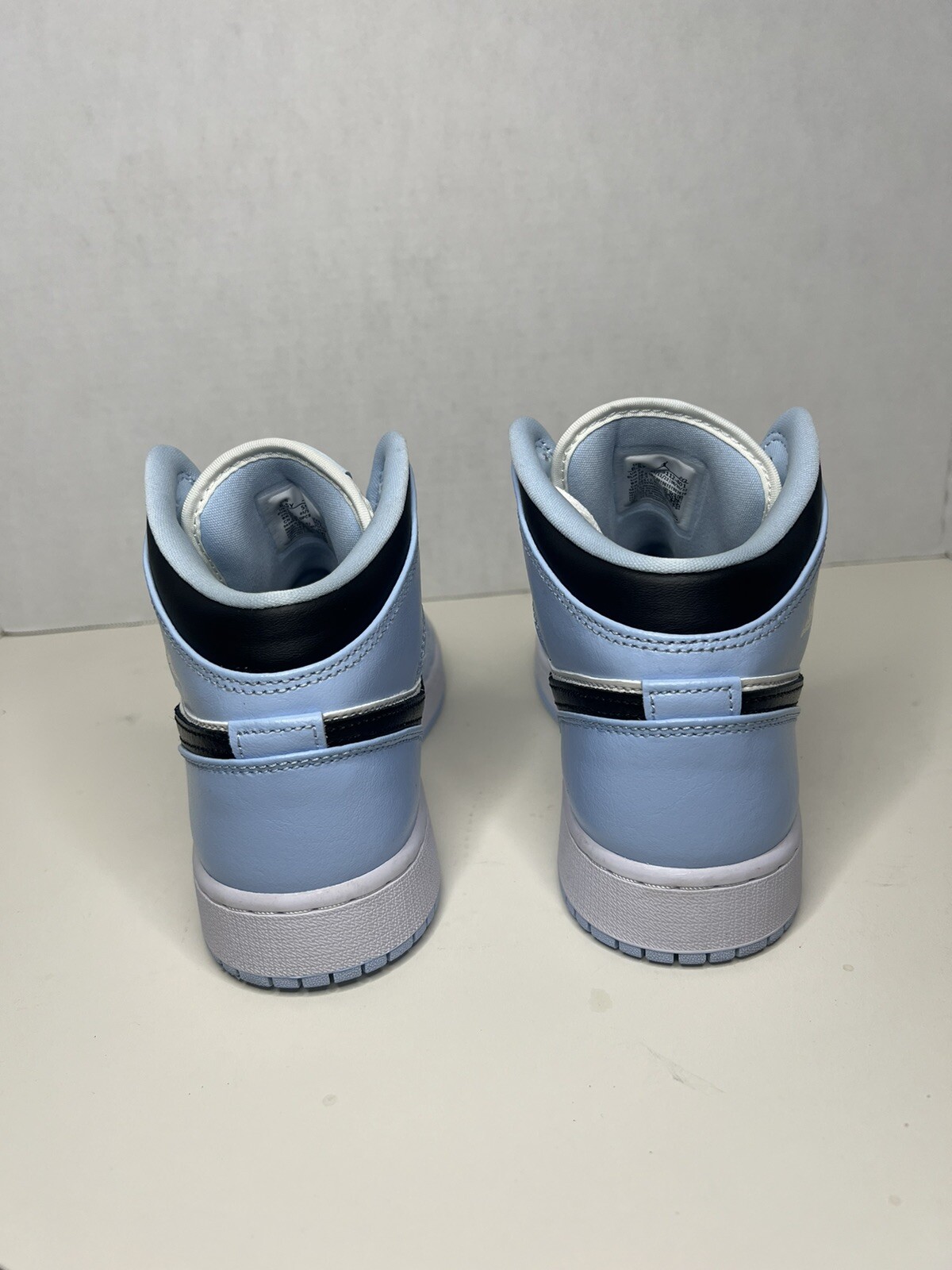 Jordan 1 Mid Ice Blue Sz 6.5 y