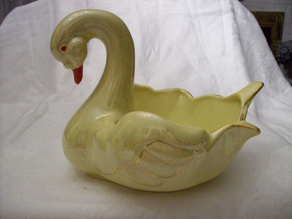 PERFECT VINTAGE PEARL CHINA YELLOW SWAN DUCK BIRD CANDY DISH PLANTING DISH USA